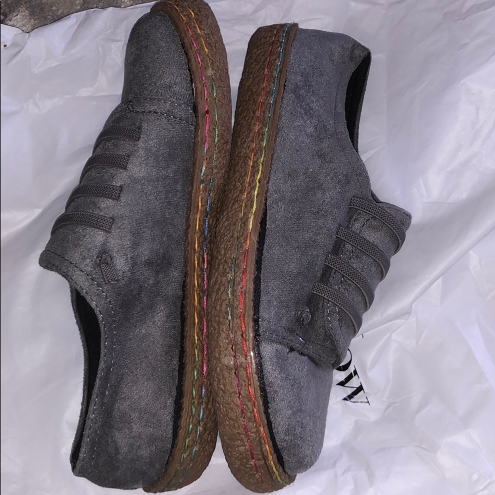 Shoes - Picture 2 of 3
